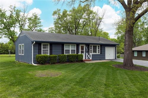 12932 Virginia Ave, Kansas City, MO, 64146-1500 | Card Image