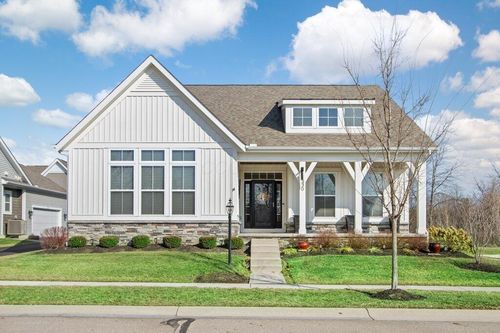 220 Honeywood Dr N, Galena, OH, 43021-7611 | Card Image