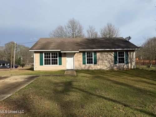 211 Ne 3rd Street, Magee, MS, 39111 | Card Image