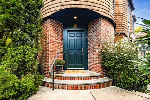 23 Mead St, New Canaan, CT, 06840-5702 | Card Image