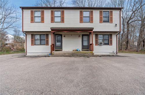 35 Pearl St, Westerly, RI, 02891-1605 | Card Image