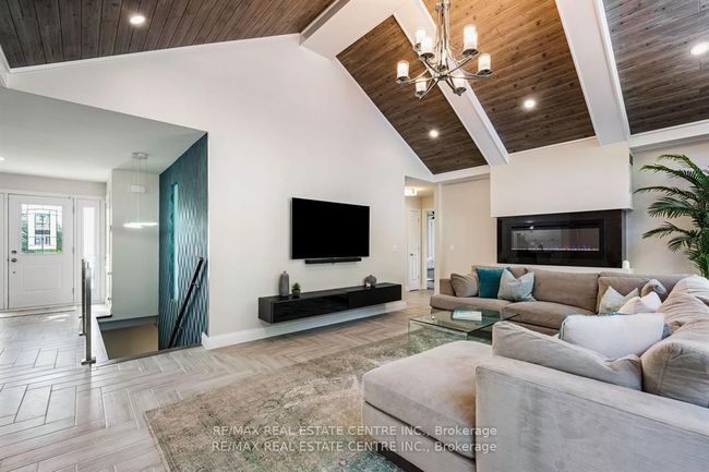2 Cedar Grove Rd, House other with 6 bedrooms, 4 bathrooms and 6 parking in Mono ON | Image 11