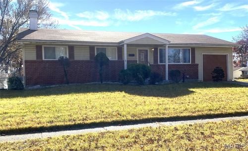 140 Mohan Dr, Florissant, MO, 63033-3107 | Card Image