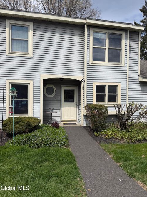 10 Bennington Way, Halfmoon, NY, 12065-6561 | Card Image