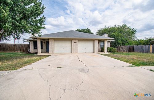 3002 Honeysuckle Cir, Killeen, TX, 76542-8371 | Card Image