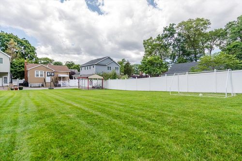 929 Oakland Ct, North Bellmore, NY, 11710-1017 | Card Image