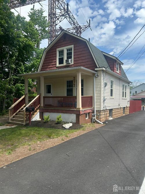 272 Lake Ave, Metuchen, NJ, 08840-2421 | Card Image