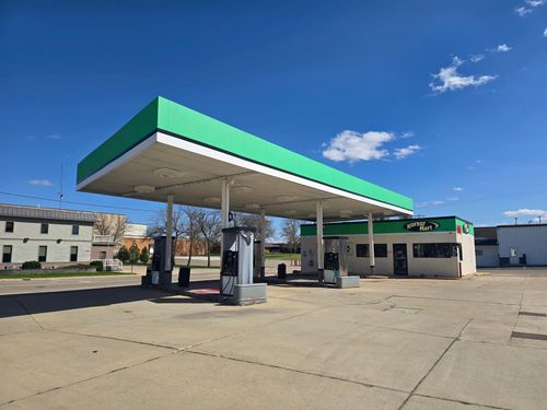 901 W Main St, Albert Lea, MN, 56007-1760 | Card Image