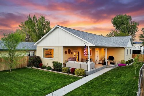 1014 S Boise Ave, Emmett, ID, 83617-3557 | Card Image