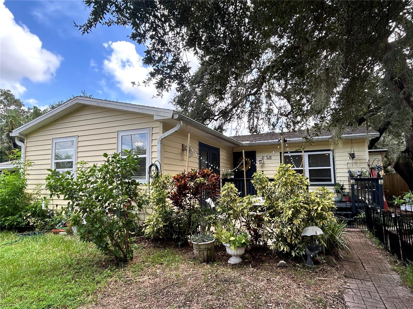 7th Ave, Largo, FL 33771