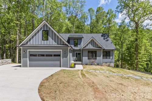 61 Bamboo Trl, Candler, NC, 28715-8460 | Card Image