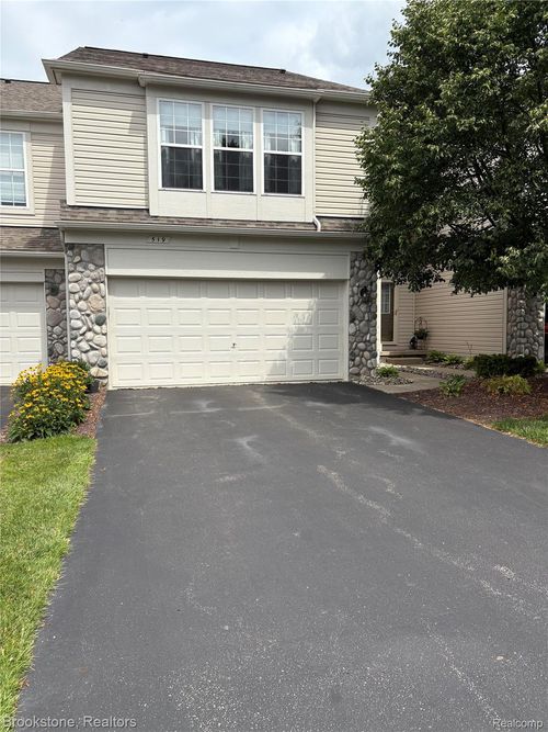 519 Dockside Cir, Holly, MI, 48442-2026 | Card Image