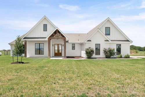 1060 Hackberry Road, Salado, TX, 76571 | Card Image