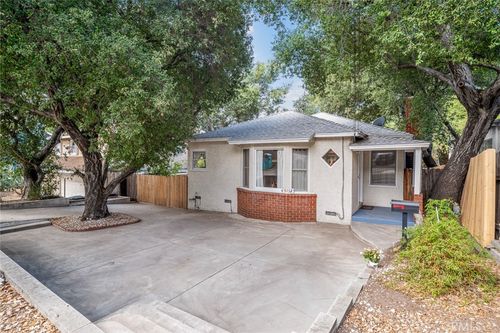3732 Mayfield Ave, Glendale, CA, 91214-2426 | Card Image