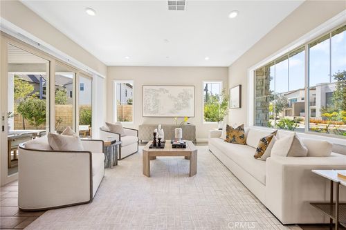 161 Scale, Irvine, CA, 92618-1371 | Card Image