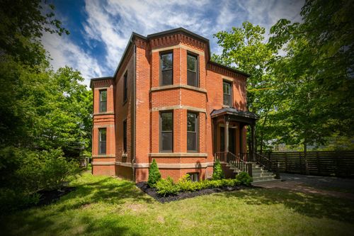 {{alt}} | Card Image