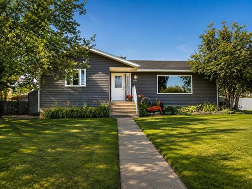 422 15 St E, Drumheller, AB, T0J0Y5 | Card Image