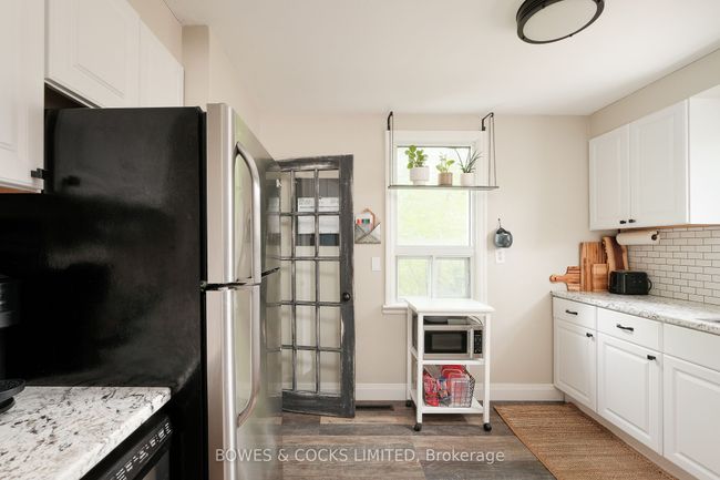 717 3 Rd Ave, House other with 3 bedrooms, 2 bathrooms and 2 parking in Peterborough ON | Image 15