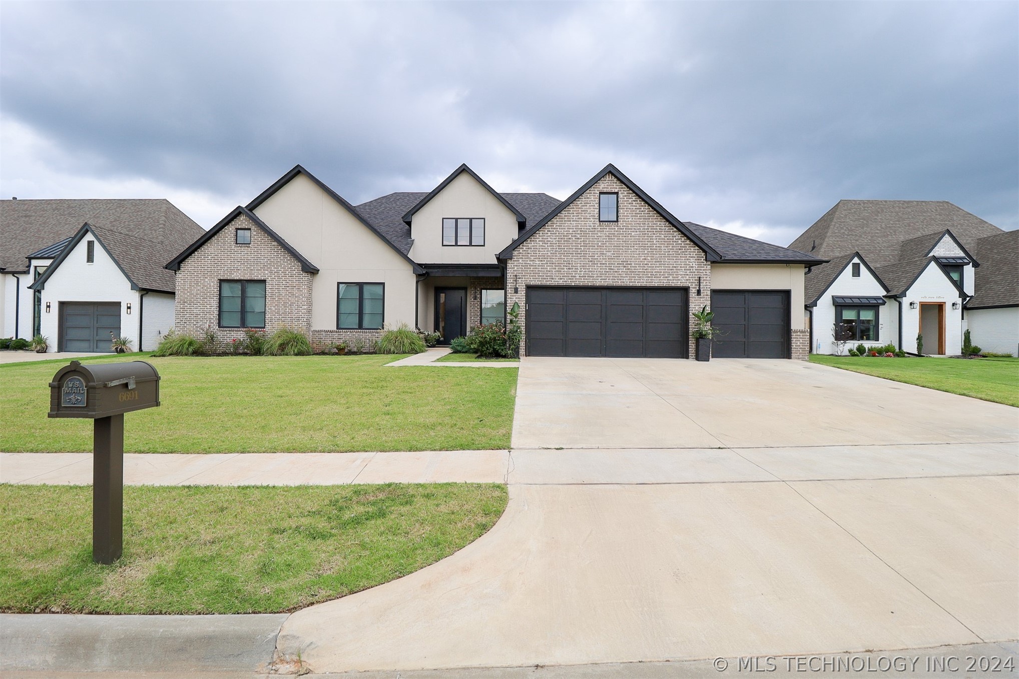 127th Pl, Bixby, OK 74008