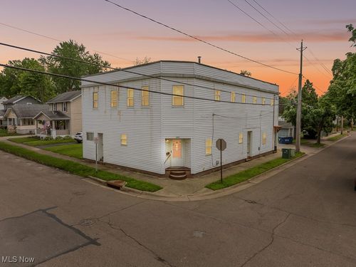 1830 Shaw Ave, Akron, OH, 44305-4302 | Card Image