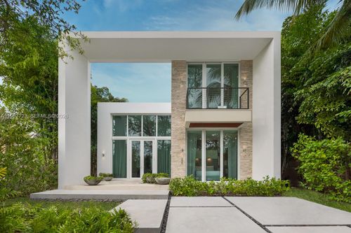 335 W 46th St, Miami Beach, FL, 33140-3127 | Card Image