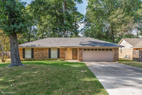 8805 Hollow Bluff Dr, Haughton, LA, 71037-8528 | Card Image