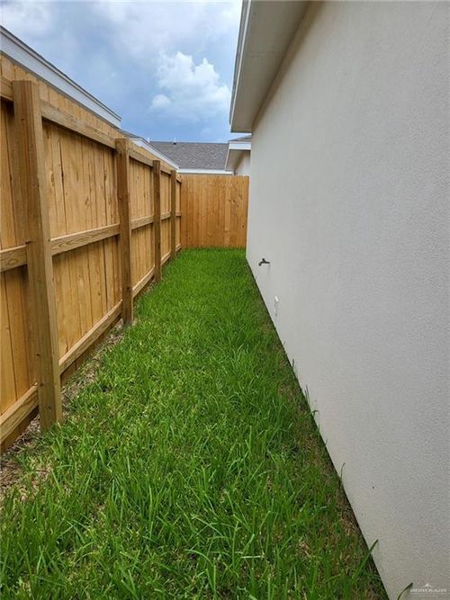 4-1037 French Ave, Edinburg, TX, 78541-5166 | Card Image