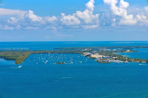 2210-950 Brickell Bay Dr, Miami, FL, 33131-3931 | Card Image