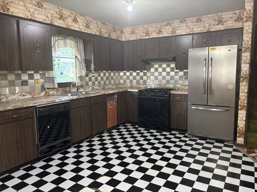 18506 Clyde Ave, Lansing, IL, 60438-2544 | Card Image