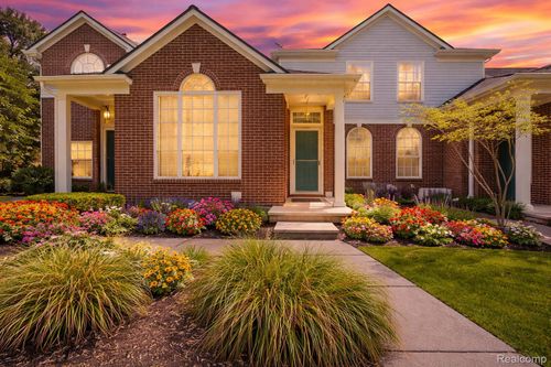 18101 Adri Cir, Walled Lake, MI, 48390-5864 | Card Image