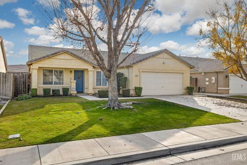 10715 Sunset Ranch Dr, Bakersfield, CA, 93311-9162 | Card Image