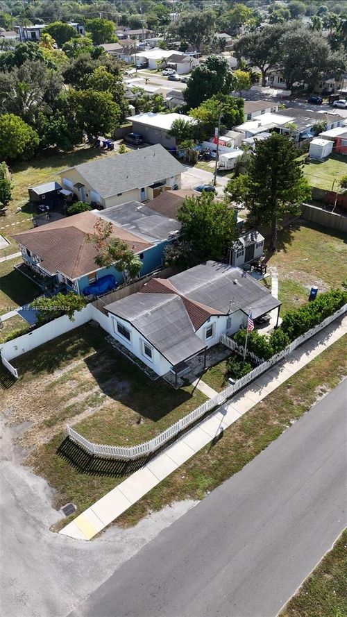 2444 Roosevelt St, Hollywood, FL, 33020-2635 | Card Image