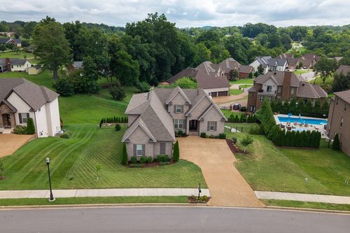 1110 Luxborough Dr, Hendersonville, TN, 37075-6009 | Card Image