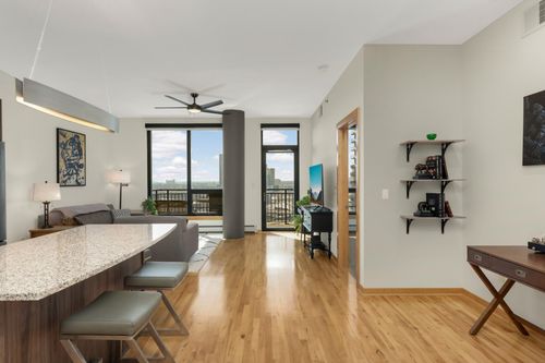 unit-1029-1240 S 2nd St, Minneapolis, MN, 55415-2631 | Card Image