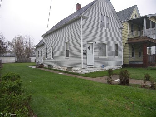 7009 Hecker Ave, Cleveland, OH, 44103-1942 | Card Image