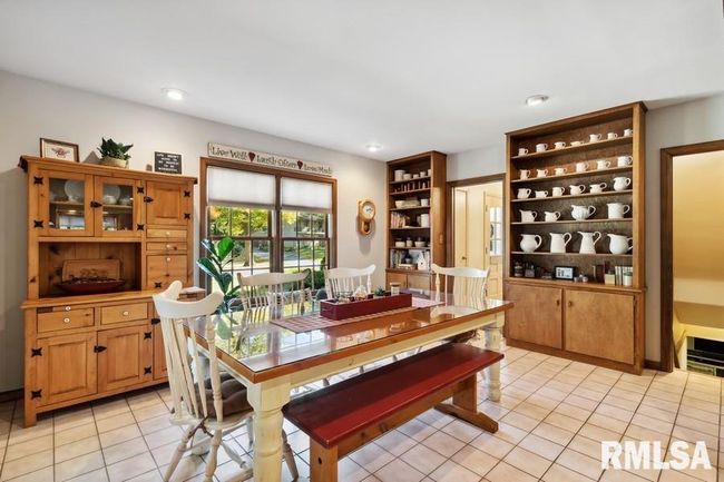 1570 N Academy St, House other with 5 bedrooms, 4 bathrooms and null parking in Galesburg IL | Image 35