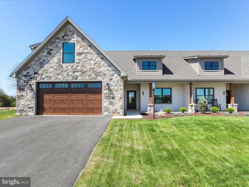 149 Matthew Dr, CHAMBERSBURG, PA, 17201-2853 | Card Image