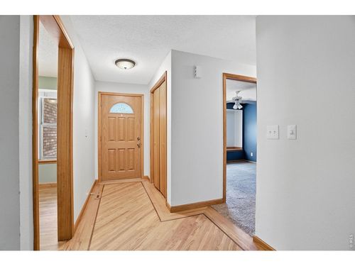1689 Geneva Cir, Longmont, CO, 80503-1754 | Card Image