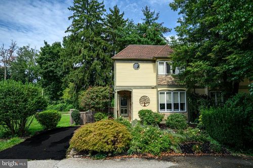 8321 Anderson St, PHILADELPHIA, PA, 19118-2903 | Card Image