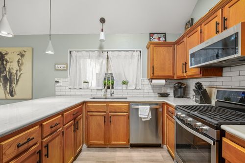 3015 Sunridge Dr, Austin, TX, 78741-7345 | Card Image