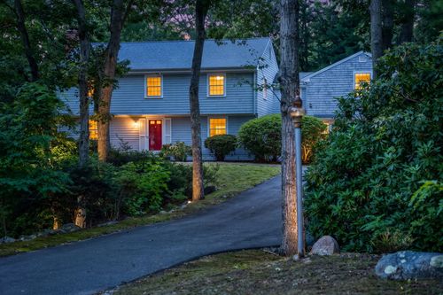32 Greengate Rd, Falmouth, MA, 02540-2229 | Card Image