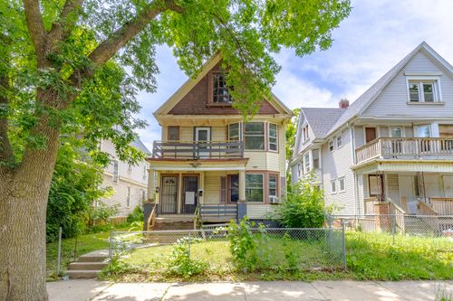 3913 W Walnut St, Milwaukee, WI, 53208-1854 | Card Image