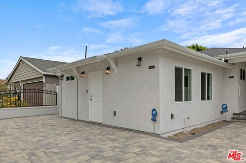 6930 Babcock Avenue, North Hollywood, CA, 91605 | Card Image