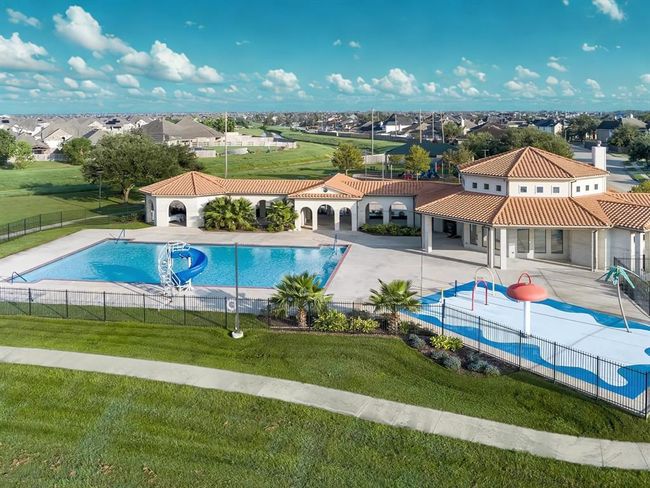 Community Amenities - Pools | Image 12