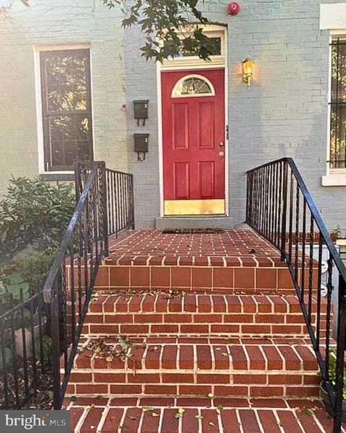 apt-2-2308 17th St Nw, WASHINGTON, DC, 20009-2753 | Card Image