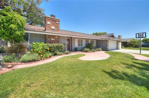 1517 E 19th St, Santa Ana, CA, 92705-7104 | Card Image