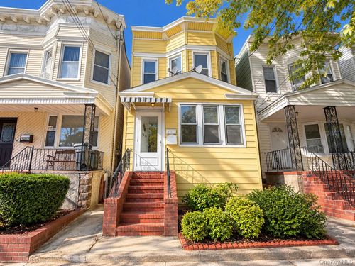 7605 85th Drive, New York, NY, 11421 | Card Image