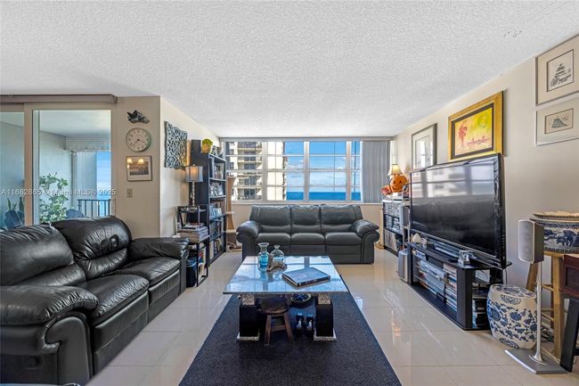 APT-1202 - 1400 S Ocean Dr, Condo with 2 bedrooms, 2 bathrooms and null parking in Hollywood FL | Image 9