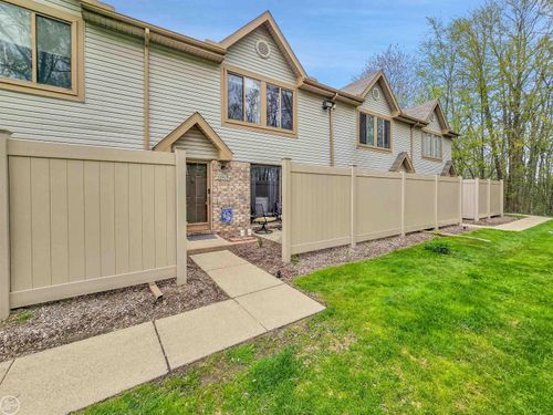 50419 S Bay Run Street, Chesterfield Township, MI, 48047 | Card Image