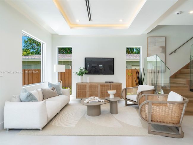 734 14 Th Ave, Townhouse with 4 bedrooms, 4 bathrooms and null parking in Fort Lauderdale FL | Image 9